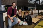 Hilversum 6 november 2018
Dries Roelvink interviewt voor Story Quincy Wilson Luc v Essen en Julia v Helvoirt uit het sbs6 programma house of Talent
