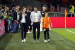 Amsterdam 13 oktober 2018
Nederland - Duitsland in de Johan Cruijff arens . eindstand 3-0
Na de Wedstrijd werden Dirk Kuyt en Rafael v d Vaart  gehuldigd. Dirk had zijn vrouw Gertrude en kinderen meegenomen. Rafael had zijn vriendin Estavan Polman en zijn kinderen Damian en Jesslynn meegenomen . Ook zijn ouders en schoonouders waren erbij.