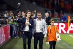Amsterdam 13 oktober 2018
Nederland - Duitsland in de Johan Cruijff arens . eindstand 3-0
Na de Wedstrijd werden Dirk Kuyt en Rafael v d Vaart  gehuldigd. Dirk had zijn vrouw Gertrude en kinderen meegenomen. Rafael had zijn vriendin Estavan Polman en zijn kinderen Damian en Jesslynn meegenomen . Ook zijn ouders en schoonouders waren erbij.
