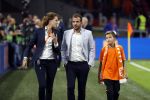 Amsterdam 13 oktober 2018
Nederland - Duitsland in de Johan Cruijff arens . eindstand 3-0
Na de Wedstrijd werden Dirk Kuyt en Rafael v d Vaart  gehuldigd. Dirk had zijn vrouw Gertrude en kinderen meegenomen. Rafael had zijn vriendin Estavan Polman en zijn kinderen Damian en Jesslynn meegenomen . Ook zijn ouders en schoonouders waren erbij.