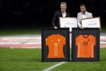 Amsterdam 13 oktober 2018
Nederland - Duitsland in de Johan Cruijff arens . eindstand 3-0
Na de Wedstrijd werden Dirk Kuyt en Rafael v d Vaart  gehuldigd. Dirk had zijn vrouw Gertrude en kinderen meegenomen. Rafael had zijn vriendin Estavan Polman en zijn kinderen Damian en Jesslynn meegenomen . Ook zijn ouders en schoonouders waren erbij.