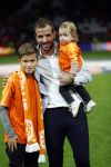Amsterdam 13 oktober 2018
Nederland - Duitsland in de Johan Cruijff arens . eindstand 3-0
Na de Wedstrijd werden Dirk Kuyt en Rafael v d Vaart  gehuldigd. Dirk had zijn vrouw Gertrude en kinderen meegenomen. Rafael had zijn vriendin Estavan Polman en zijn kinderen Damian en Jesslynn meegenomen . Ook zijn ouders en schoonouders waren erbij.
