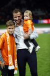 Amsterdam 13 oktober 2018
Nederland - Duitsland in de Johan Cruijff arens . eindstand 3-0
Na de Wedstrijd werden Dirk Kuyt en Rafael v d Vaart  gehuldigd. Dirk had zijn vrouw Gertrude en kinderen meegenomen. Rafael had zijn vriendin Estavan Polman en zijn kinderen Damian en Jesslynn meegenomen . Ook zijn ouders en schoonouders waren erbij.