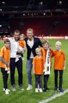 Amsterdam 13 oktober 2018
Nederland - Duitsland in de Johan Cruijff arens . eindstand 3-0
Na de Wedstrijd werden Dirk Kuyt en Rafael v d Vaart  gehuldigd. Dirk had zijn vrouw Gertrude en kinderen meegenomen. Rafael had zijn vriendin Estavan Polman en zijn kinderen Damian en Jesslynn meegenomen . Ook zijn ouders en schoonouders waren erbij.