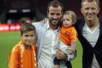 Amsterdam 13 oktober 2018
Nederland - Duitsland in de Johan Cruijff arens . eindstand 3-0
Na de Wedstrijd werden Dirk Kuyt en Rafael v d Vaart  gehuldigd. Dirk had zijn vrouw Gertrude en kinderen meegenomen. Rafael had zijn vriendin Estavan Polman en zijn kinderen Damian en Jesslynn meegenomen . Ook zijn ouders en schoonouders waren erbij.
