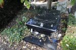 Amsterdam 9 oktober 2018
Diverse graven van bekende Nederlanders (Bners) op Zorgvlied.
Dit is het graf van Ramses Shaffy.