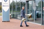 Breda 2 oktober 2018
Robbert Hinfelaar gaat op bezoek bij zijn vrouw Patricia Paay die in de kliniek medinova geopereerd is en een nieuwe heup heeft gekregen.