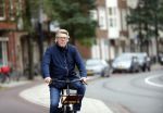 Amsterdam 23 oktober 2018
Robert Kranenborg op zijn electrische fiets.