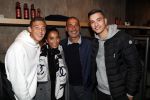 Amsterdam 8 oktober 2018
Presentatie jassenlijn Duno bij 1 op de cornelis schuytstraat. Ruud Gullit bkrijgt eerste jas. Maxim Joelle Gullit en Nigel ( zoon Karin de Rooij)