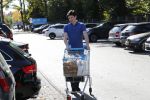 Ubbergen 13 oktober 2018
Sjoerd v Gils de partner van Rob Jetten doet boodschappen.