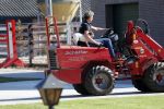 Boekel 10 oktober 2018
Steffi Verhagen aan het werk bij haar boerderij. In beokel zijn momenteel veel wolven waar jacht op wordt gemaakt door jagers.