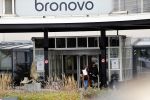 Den Haag  29 oktober 2018
Waylon en zijn zwangere vriendin Bibi Breijman gaan op controle in het Bronovo ziekenhorsche Panamera Turbo naartoe.