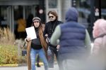 Den Haag  29 oktober 2018
Waylon en zijn zwangere vriendin Bibi Breijman gaan op controle in het Bronovo ziekenhorsche Panamera Turbo naartoe.