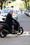 Amsterdam 16 oktober 2018
Wesly Bronkhorst en Tino Martin op de pc hooftstraat. Wesly is op zijn scooter.