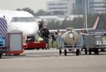Schiphol Oost 4 oktober 2018
Vrienden van Johnny de Mol en zijn vrouw Anouk vertrekken vanaf schiphol oost met een prive vliegtuig naar Portugal. Aanwezig oa Willek Alberti  , broer Kaj Lerby met gezin Dinand en Lucy Woesthoff John Ewbank en Kelly Weekers Katja Schuurman en Freek v Noordwijk Tony Berk manager Carlijn de Vries met man Nikkie Plessen en Linda de Mol met Jeroen Rietbergen en kinderen Noah en Julian.