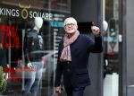 Amsterdam 24 oktober 2018
Wim Rijken (partner Joop Braakhekke) op de pc hooftstraat.