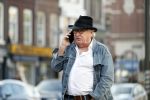 Amsterdam 3 oktober 2018
Youp v t Hek bellend op straat en wachtend op de tram.