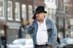 Amsterdam 3 oktober 2018
Youp v t Hek bellend op straat en wachtend op de tram.