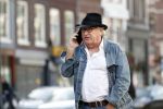 Amsterdam 3 oktober 2018
Youp v t Hek bellend op straat en wachtend op de tram.