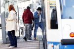 Amsterdam 3 oktober 2018
Youp v t Hek bellend op straat en wachtend op de tram.