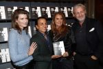 Amsterdam 12 november 2019
lancering van het boek Two Faces van Ali Pirayesh in the Dutchess.
Ali met zijn vrouw Gimena en Mark Teurlings