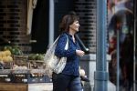 Amsterdam 28 oktober 2019
Astrid Joosten doet boodschappen op de cornelis Schuytstraat.