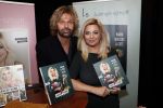Utrecht 30 oktober 2019
Boekpresentatie Bobbi Eden op de jaargeurs. Haar man Mark Laurenz was ook aanwezig.