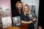 Utrecht 30 oktober 2019
Boekpresentatie Bobbi Eden op de jaargeurs. Haar man Mark Laurenz was ook aanwezig.