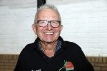 Boekel 19 oktober 2019
Meerdere boeren van boer zoekt vrouw stan op een mini markt in de stallen van Boerin Steffi. Boer Geert