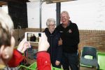 Boekel 19 oktober 2019
Meerdere boeren van boer zoekt vrouw stan op een mini markt in de stallen van Boerin Steffi. Boer Geert
