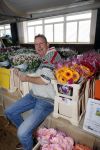 Boekel 19 oktober 2019
Meerdere boeren van boer zoekt vrouw stan op een mini markt in de stallen van Boerin Steffi. Boer Jaap