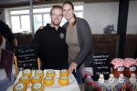 Boekel 19 oktober 2019
Meerdere boeren van boer zoekt vrouw stan op een mini markt in de stallen van Boerin Steffi. Boer Jan en Rianne