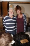 Boekel 19 oktober 2019
Meerdere boeren van boer zoekt vrouw stan op een mini markt in de stallen van Boerin Steffi. Boer Jan Ybema en Pauline v Rijsoort