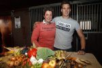 Boekel 19 oktober 2019
Meerdere boeren van boer zoekt vrouw stan op een mini markt in de stallen van Boerin Steffi. Steffi met bhaar vriend Roel Verhagen