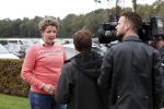 Boekel 19 oktober 2019
Meerdere boeren van boer zoekt vrouw stan op een mini markt in de stallen van Boerin Steffi. Ook Yvon Jaspers kwam met haar moeder en tantes een kijkje nemen.