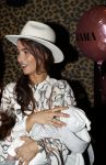 Amsterdam 6 november 2019
Presentatie Kek mama TV bij Mama Kelly.
Kim Kotter gaat voor ze vloggen. De vrouw van Daley Blind Candy Rae Fleur met hun baby