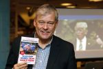 Utrecht 24 oktober 2019
Boekpresentatie Charles Groenhuijsen ( Alles gaat voorbij zelfs Donald Trump)