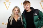 Katwijk 30 oktober 2019
9 jaar soldaat van Oranje in de hangar op vliegveld Valkenburg . Vlogger Dee met haar vriend Lars Gerbrands