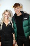 Katwijk 30 oktober 2019
9 jaar soldaat van Oranje in de hangar op vliegveld Valkenburg . Vlogger Dee met haar vriend Lars Gerbrands