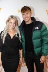 Katwijk 30 oktober 2019
9 jaar soldaat van Oranje in de hangar op vliegveld Valkenburg . Vlogger Dee met haar vriend Lars Gerbrands