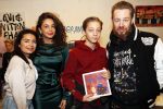 Amsterdam 11 november 2019
Boekpresentatie Fajah Lourens en Selwyn Senatori. De kinderen van fajah krijgen het eerste exemplaar