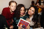 Amsterdam 11 november 2019
Boekpresentatie Fajah Lourens en Selwyn Senatori. De kinderen van fajah krijgen het eerste exemplaar