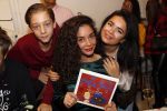 Amsterdam 11 november 2019
Boekpresentatie Fajah Lourens en Selwyn Senatori. De kinderen van fajah krijgen het eerste exemplaar