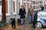 Den Haag 24 oktober 2019
Frank Jansen en Rogier Smit ( Paleis voor een prikkie) laten hun honden uit. Frank en Rogier