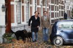 Den Haag 24 oktober 2019
Frank Jansen en Rogier Smit ( Paleis voor een prikkie) laten hun honden uit. Frank en Rogier