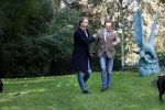 Den Haag 24 oktober 2019
Frank Jansen en Rogier Smit ( Paleis voor een prikkie) laten hun honden uit. Frank en Rogier