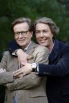 Den Haag 24 oktober 2019
Frank Jansen en Rogier Smit ( Paleis voor een prikkie) laten hun honden uit. Frank en Rogier