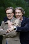 Den Haag 24 oktober 2019
Frank Jansen en Rogier Smit ( Paleis voor een prikkie) laten hun honden uit. Frank en Rogier