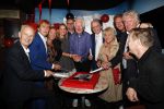 Rotterdam 14 oktober 2019
Surprise feestje voor Gerard Cox. Gerard met Bastiaan ragas Tony Neef Richard Groenendijk Wilibrord Frequin Peggy Vrijens Jenny Arean Cor Bakker ea