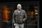 Amsterdam 23 oktober 2019
Een slanke Gordon doet boodschappen op de cornelis schuytstraat.